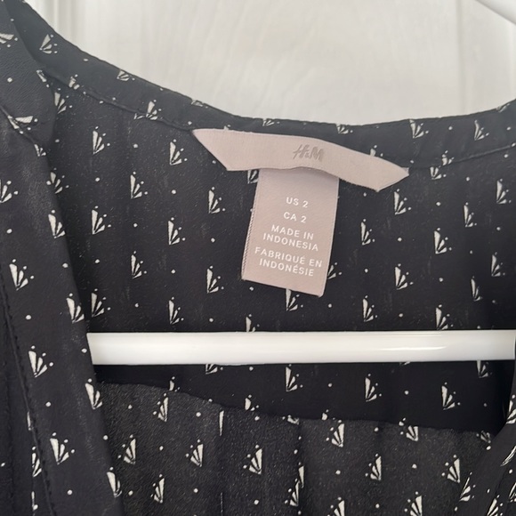 H&M blouse - Picture 2 of 6